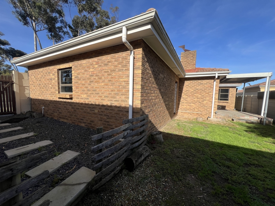 3 Bedroom Property for Sale in Sonstraal Heights Western Cape